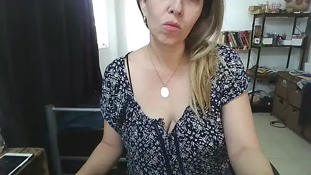 Snapshot of charlott_ponce chatting on 07/13/26, 06:22 charlott ponce online show from 07/13/26, 06:22