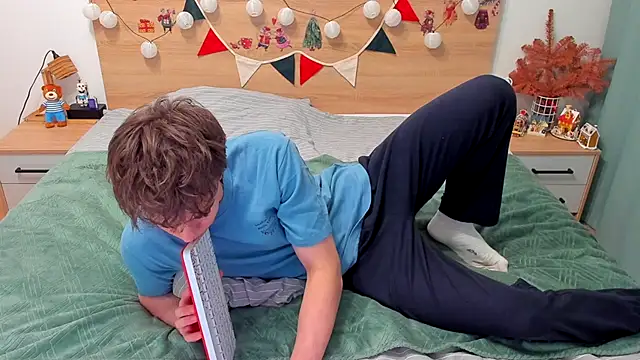 Fandi 777 online show from 12/15/25, 03:38