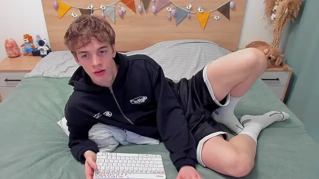 Snapshot of Fandi_777 chatting on 03/11/26, 03:18 Fandi 777 online show from 03/11/26, 03:18