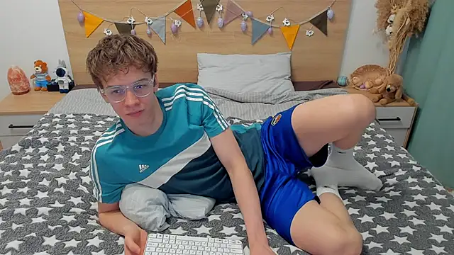 Snapshot of Fandi_777 chatting on 03/12/26, 11:49 Fandi 777 online show from 03/12/26, 11:49