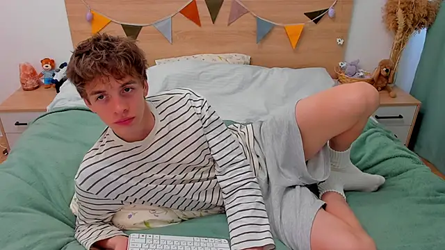 Snapshot of Fandi_777 chatting on 04/05/26, 09:39 Fandi 777 online show from 04/05/26, 09:39