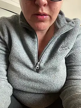 Snapshot of MorbidaMonica01 chatting on 02/16/26, 12:01 MorbidaMonica01 online show from 02/16/26, 12:01