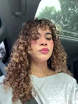 Snapshot of Lianh_Benett chatting on 02/19/26, 02:13 Lianh Benett online show from 02/19/26, 02:13