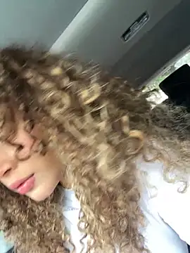 Snapshot of Lianh_Benett chatting on 02/20/26, 02:39 Lianh Benett online show from 02/20/26, 02:39