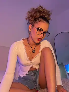 Snapshot of Lianh_Benett chatting on 03/31/26, 04:46 Lianh Benett online show from 03/31/26, 04:46