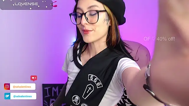 Snapshot of selvalentinex chatting on 09/27/25, 02:27 selvalentinex online show from 09/27/25, 02:27