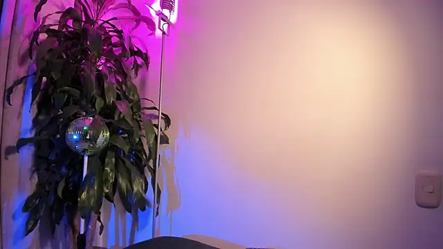 Snapshot of Romeocolin chatting on 09/10/25, 06:02 Romeocolin online show from 09/10/25, 06:02