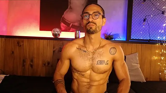 Snapshot of Romeocolin chatting on 02/12/26, 06:30 Romeocolin online show from 02/12/26, 06:30