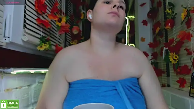 Candys booty online show from 10/11/25, 10:19