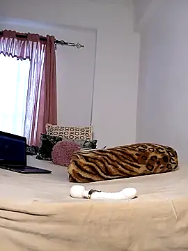 Snapshot of Bella045 chatting on 03/12/25, 07:57 Bella045 online show from 03/12/25, 07:57