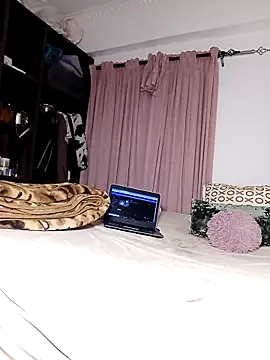 Snapshot of Bella045 chatting on 03/19/25, 12:26 Bella045 online show from 03/19/25, 12:26