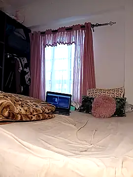 Snapshot of Bella045 chatting on 03/19/25, 06:57 Bella045 online show from 03/19/25, 06:57