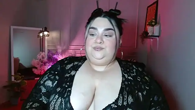 Snapshot of tiffany_laurens chatting on 04/16/26, 05:08 tiffany laurens online show from 04/16/26, 05:08