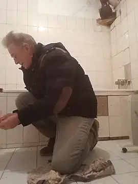 Snapshot of 60philippe chatting on 02/15/25, 03:28 60philippe online show from 02/15/25, 03:28