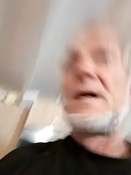 Snapshot of 60philippe chatting on 11/14/25, 04:28 60philippe online show from 11/14/25, 04:28