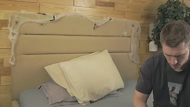 EthanPinkman online show from 10/23/25, 04:23