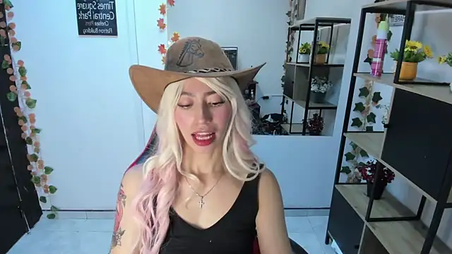 LilithCooperr  online show from 11/24/25, 10:31