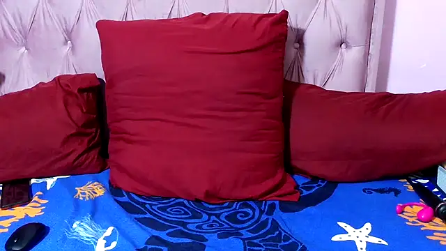 Snapshot of SweetMellowX1 chatting on 10/27/25, 06:34 SweetMellowX1 online show from 10/27/25, 06:34