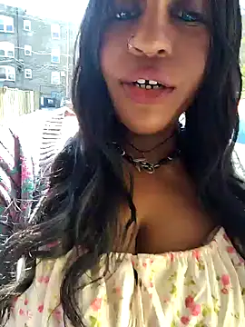 Snapshot of AmazonianMistress chatting on 04/05/26, 06:27 AmazonianMistress online show from 04/05/26, 06:27