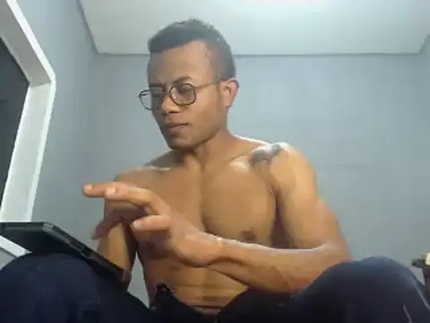 Snapshot of grandominantex1 chatting on 12/24/24, 10:17 grandominantex1 online show from 12/24/24, 10:17