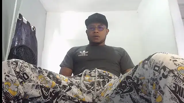 Snapshot of grandominantex1 chatting on 10/18/25, 07:47 grandominantex1 online show from 10/18/25, 07:47