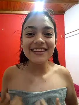 Snapshot of littlemelii chatting on 12/20/24, 06:08 littlemelii online show from 12/20/24, 06:08