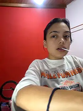 Snapshot of littlemelii chatting on 12/29/24, 01:45 littlemelii online show from 12/29/24, 01:45