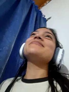 Snapshot of littlemelii chatting on 01/15/25, 12:09 littlemelii online show from 01/15/25, 12:09