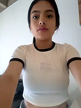 Snapshot of littlemelii chatting on 02/25/25, 07:03 littlemelii online show from 02/25/25, 07:03