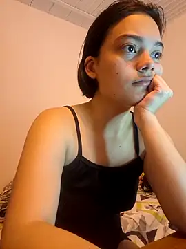 littlemelii online show from 12/15/25, 08:13