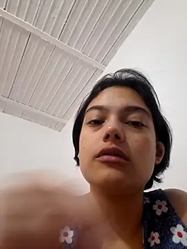 Snapshot of littlemelii chatting on 03/27/26, 11:32 littlemelii online show from 03/27/26, 11:32
