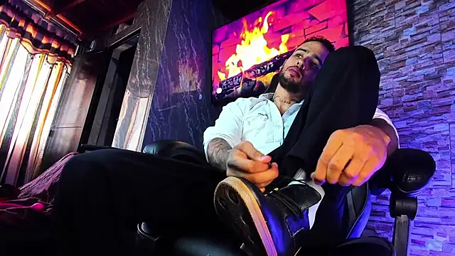 Snapshot of Seth_Owner chatting on 01/14/25, 05:01 Seth Owner online show from 01/14/25, 05:01