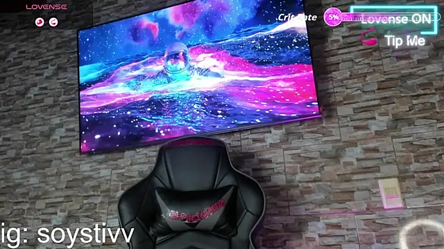 Snapshot of Seth_Owner chatting on 09/27/25, 01:43 Seth Owner online show from 09/27/25, 01:43