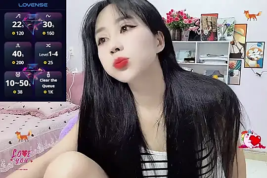  LLisa  online show from 12/04/25, 02:10