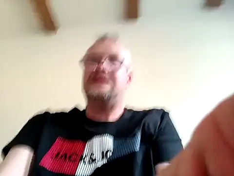 Snapshot of Heidemensch chatting on 03/21/25, 03:57 Heidemensch online show from 03/21/25, 03:57