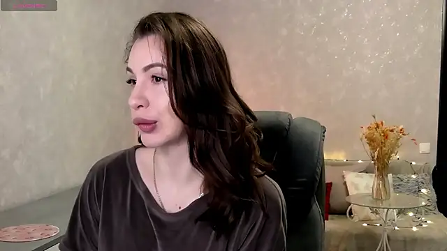 Snapshot of Naughty__Megan chatting on 04/12/26, 01:54 Naughty Megan online show from 04/12/26, 01:54