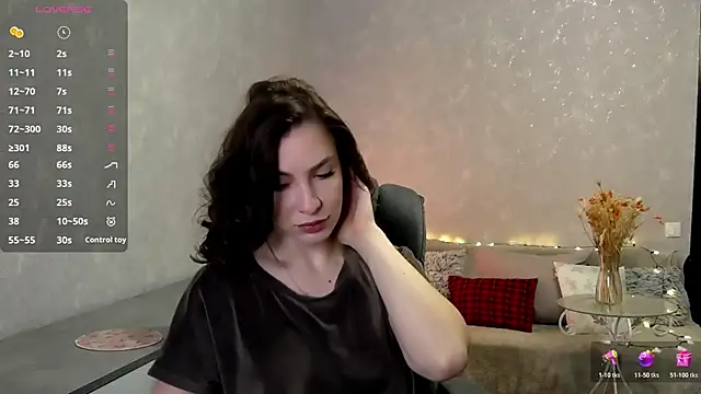 Snapshot of Naughty__Megan chatting on 04/13/26, 04:07 Naughty Megan online show from 04/13/26, 04:07