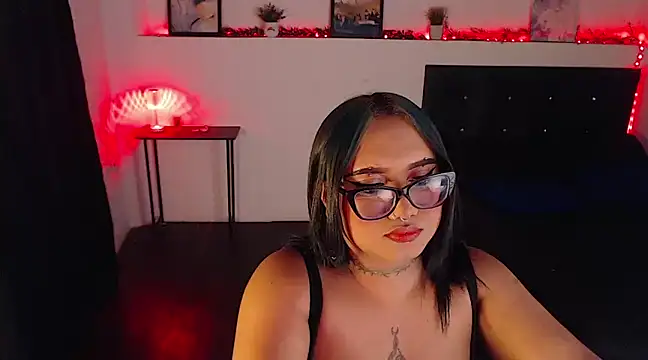 LiaScarlett online show from 12/31/24, 05:33