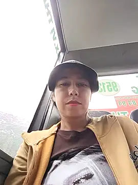 Snapshot of 2HotAsain4u chatting on 10/29/25, 01:30 2HotAsain4u online show from 10/29/25, 01:30