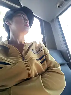 Snapshot of 2HotAsain4u chatting on 04/04/26, 07:50 2HotAsain4u online show from 04/04/26, 07:50