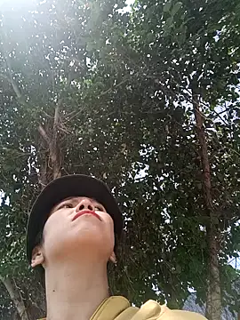 Snapshot of 2HotAsain4u chatting on 04/11/26, 03:00 2HotAsain4u online show from 04/11/26, 03:00