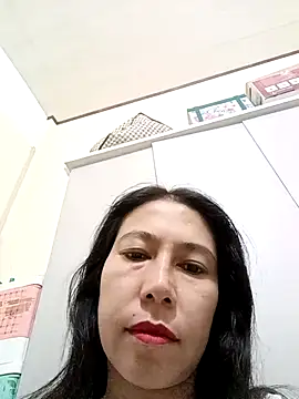 Snapshot of 2HotAsain4u chatting on 04/19/26, 10:01 2HotAsain4u online show from 04/19/26, 10:01