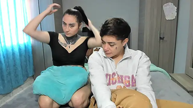 Snapshot of steban_and_kim chatting on 01/18/25, 06:43 steban and kim online show from 01/18/25, 06:43