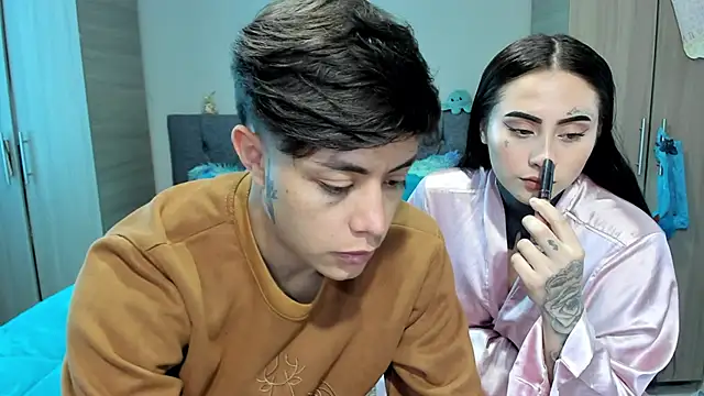 Snapshot of steban_and_kim chatting on 02/05/25, 08:35 steban and kim online show from 02/05/25, 08:35