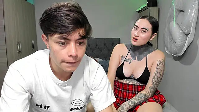 Snapshot of steban_and_kim chatting on 03/20/25, 10:40 steban and kim online show from 03/20/25, 10:40