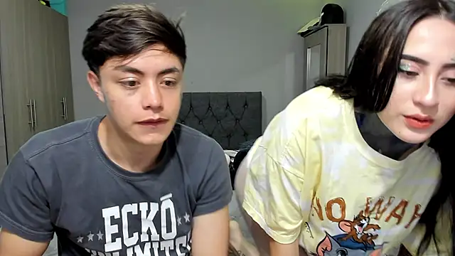 Snapshot of steban_and_kim chatting on 03/21/25, 05:12 steban and kim online show from 03/21/25, 05:12