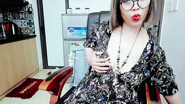 Miu-Le online show from 11/10/25, 10:25