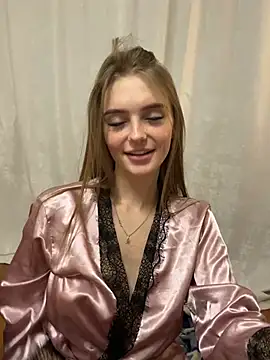 Snapshot of lovelly_molly chatting on 02/05/25, 08:35 lovelly molly online show from 02/05/25, 08:35