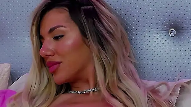 ClaraHazel online show from 02/02/25, 08:35