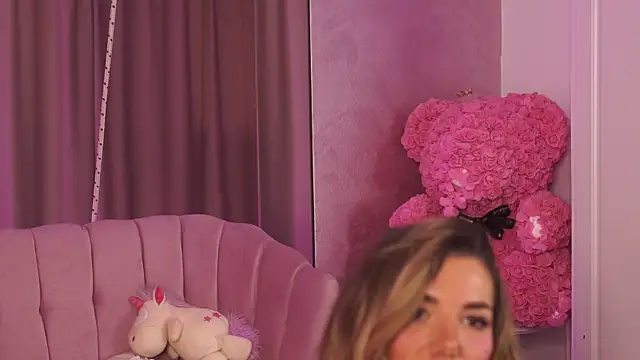 Snapshot of ClaraHazel chatting on 04/16/26, 04:13 ClaraHazel online show from 04/16/26, 04:13